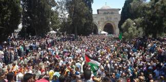 ชาวปาเลสไตน์นับแสนคน ร่วมนมาซวันศุกร์ที่สองของเดือนรอมฎอน ณ มัสยิดอัลอักซอ