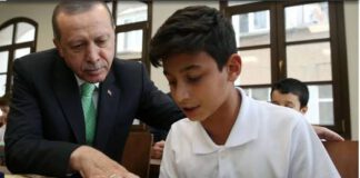 กระทรวงศึกษาฯเผย เยาวชนตุรกีต่อต้านอิสลามมากขึ้น สวนทางยุทธศาสตร์ 20 ปี ในการสร้าง ‘การเมืองแบบอิสลาม’