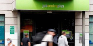 รายงาน: อัตราการว่างงานที่เพิ่มขึ้นในอังกฤษท่ามกลางสภาวะเศรษฐกิจถดถอย