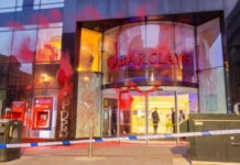 การปฏิบัติการที่ทรงพลังของ Palestine Action เพื่อขับไล่ Barclays และ Elbit Systems ออกจากธุรกิจอาวุธ